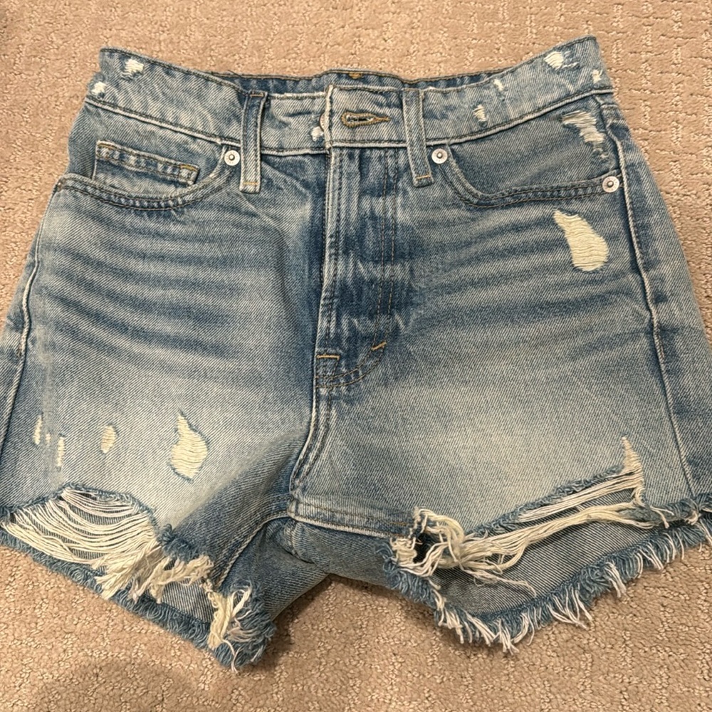 Women’s lucky brand jean shorts, worn once. Size 24 waist